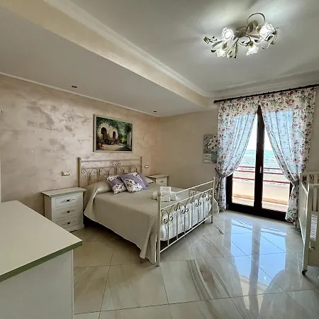 Da Pupa, With A Sea View Apartment *